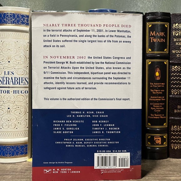 Barnes & Noble 9/11 Commission Report - Red, Blue, White - Picture 2 of 2